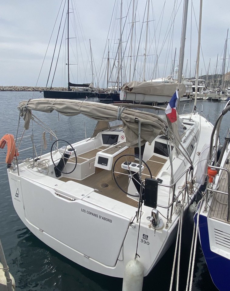 Dufour 390 Grand Large (3cab/2WC) „Les Copains D'abord“ als Charteryacht