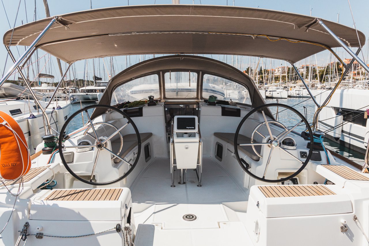 Sun Odyssey 449 Winx, Foto 4