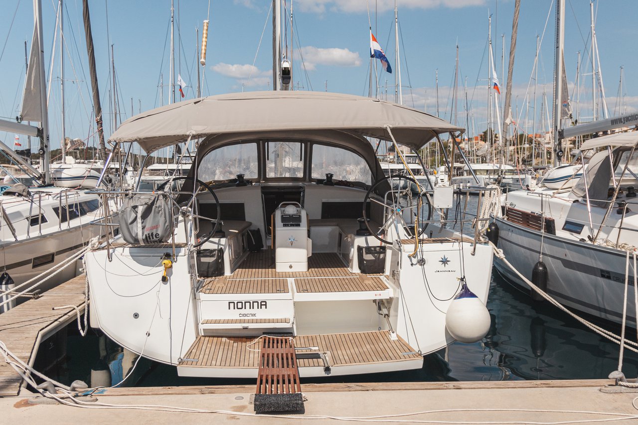 Sun Odyssey 490 (5+1cab/3+1wc) „Nonna“ als Charteryacht