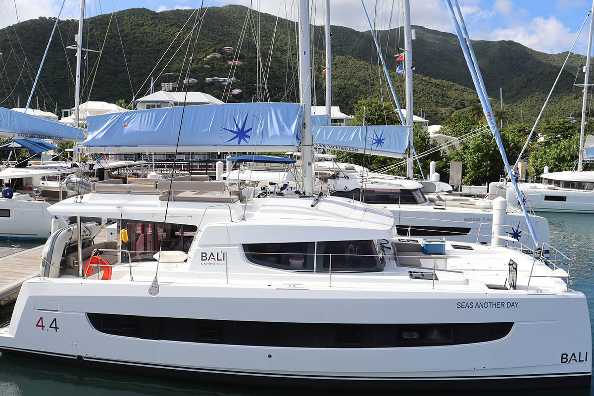 Bali 4.4 „Seas Another Day“ als Charteryacht