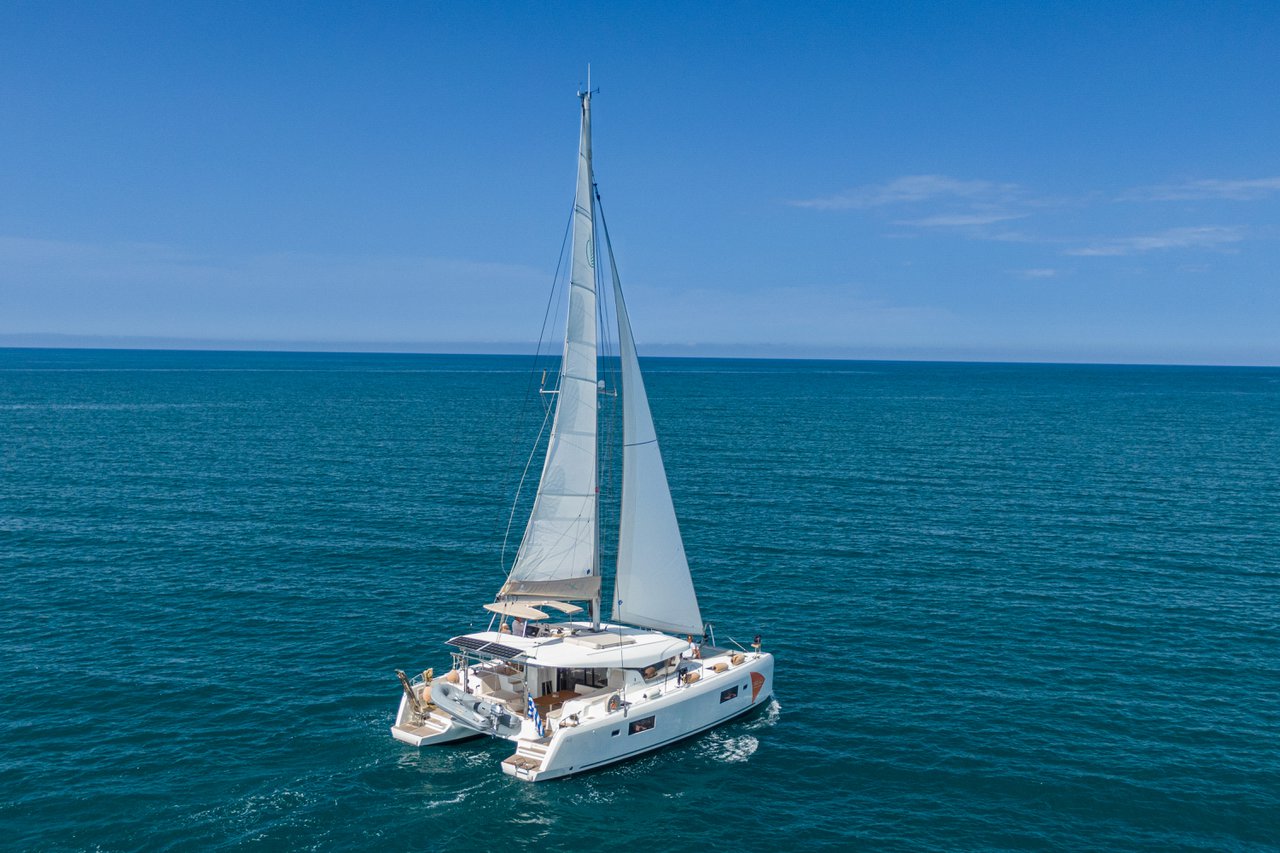 Lagoon 42 (4+2cab/4wc) „Catalina“ als Charteryacht