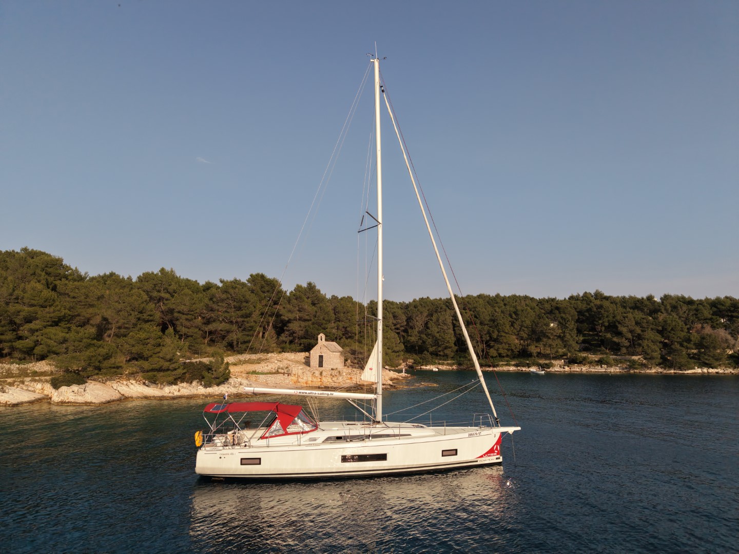 Oceanis 46.1 (5cab/3wc) „Bumblebee“ als Charteryacht