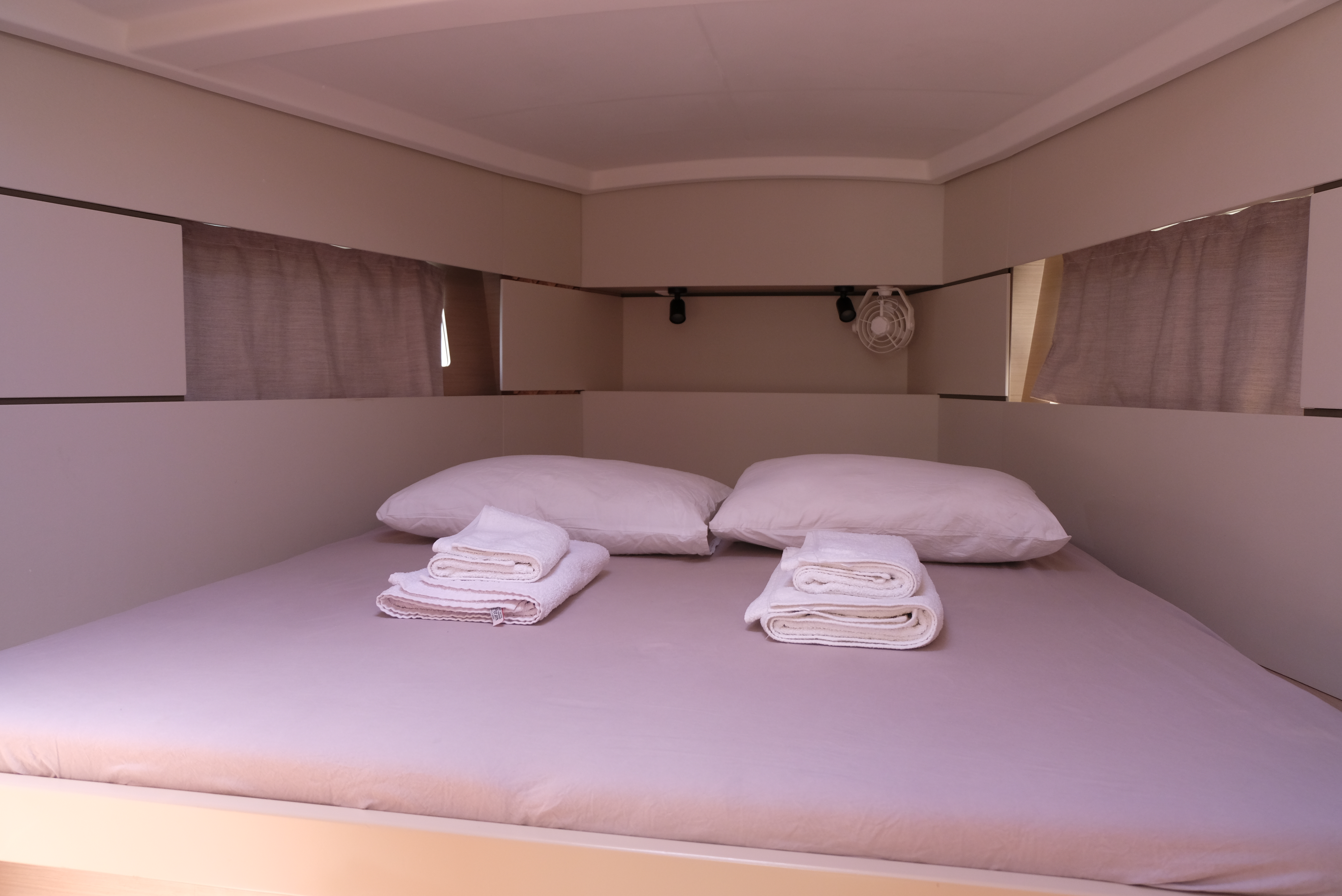 Oceanis 38.1 Triton 89, Foto 3