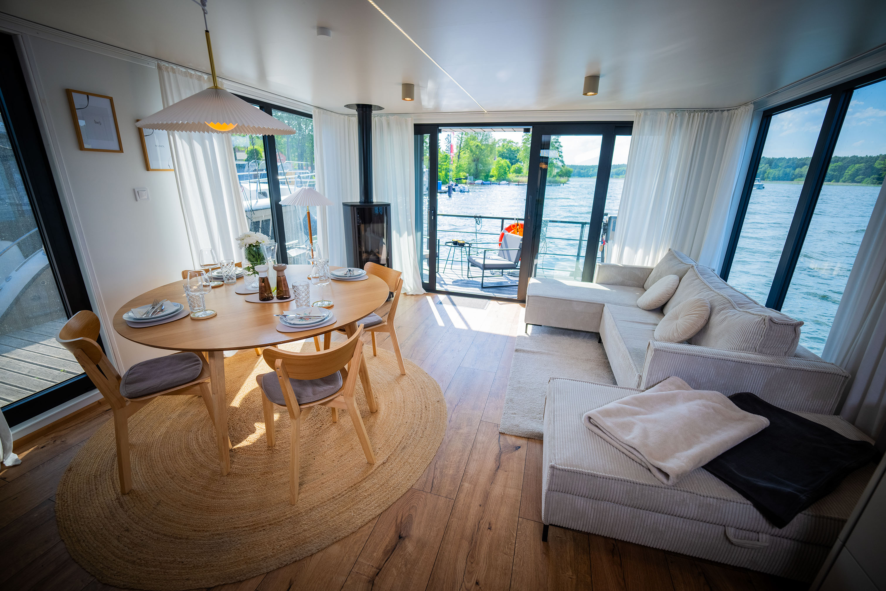 Woma D13 „Pina“ als Charteryacht