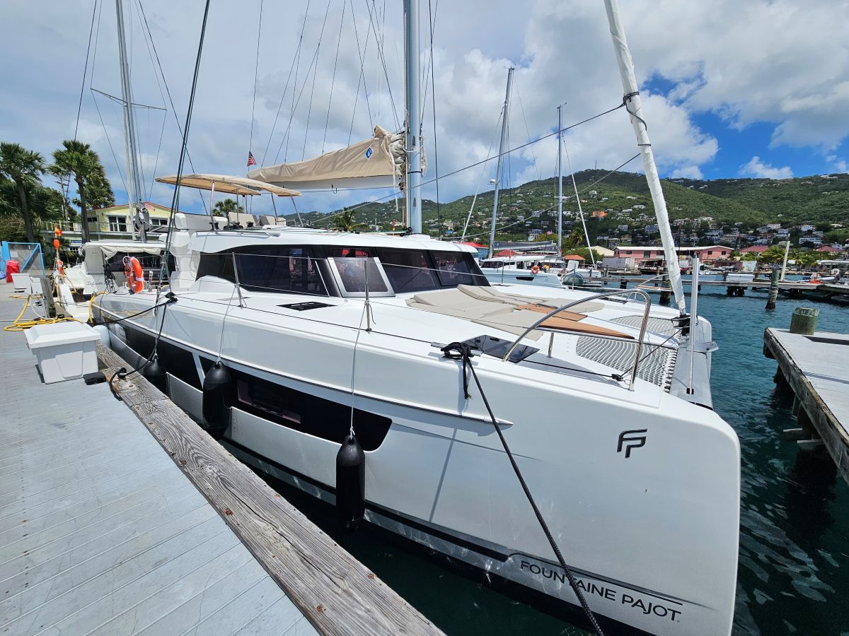 Fountaine Pajot New 41 Maesto 3 „Zefiro“ als Charteryacht