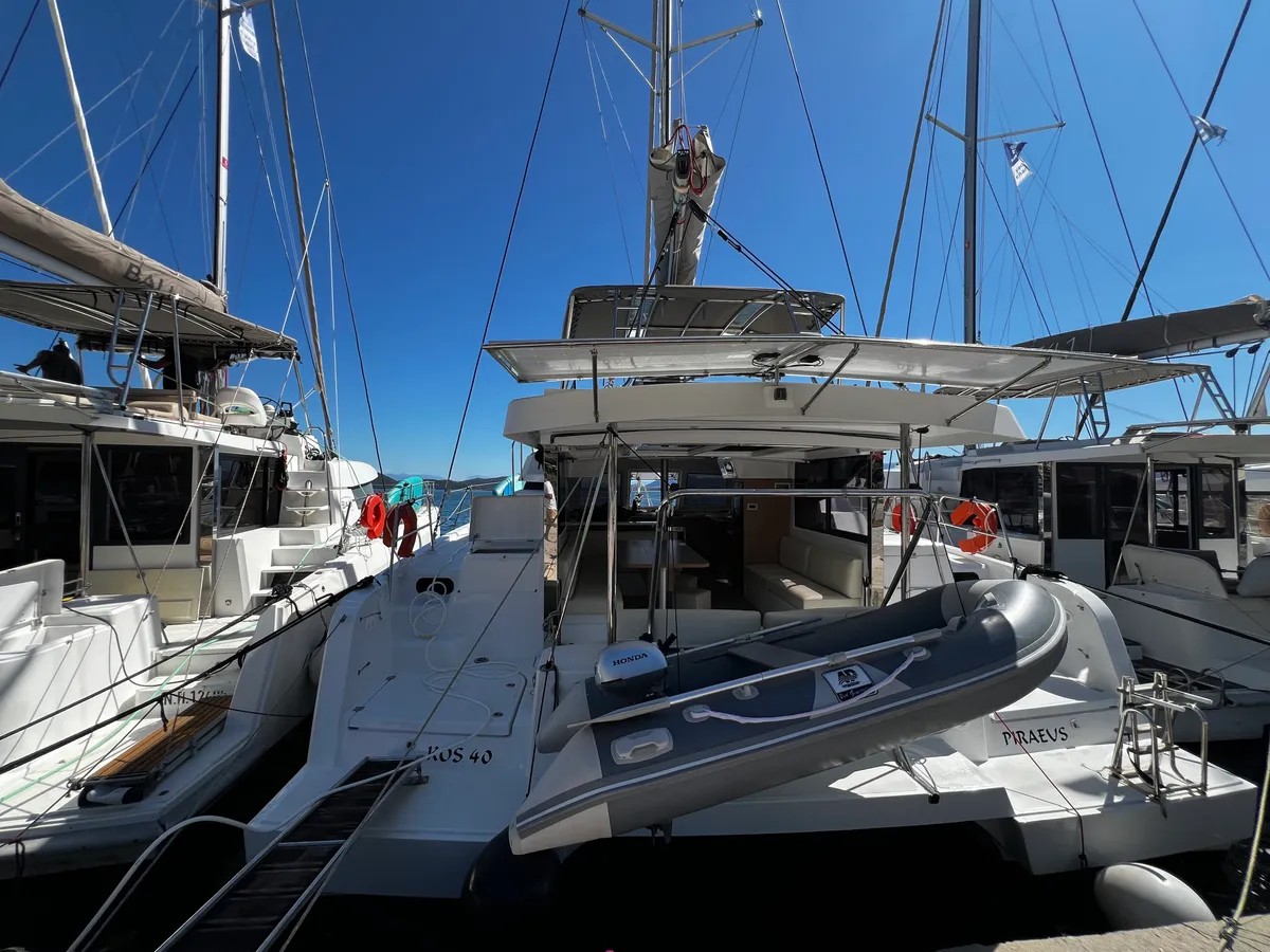 Bali Catspace „Kos 40“ als Charteryacht