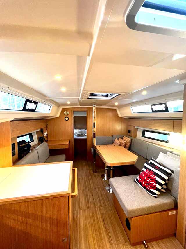 Bavaria C42 Sideways, Foto 4