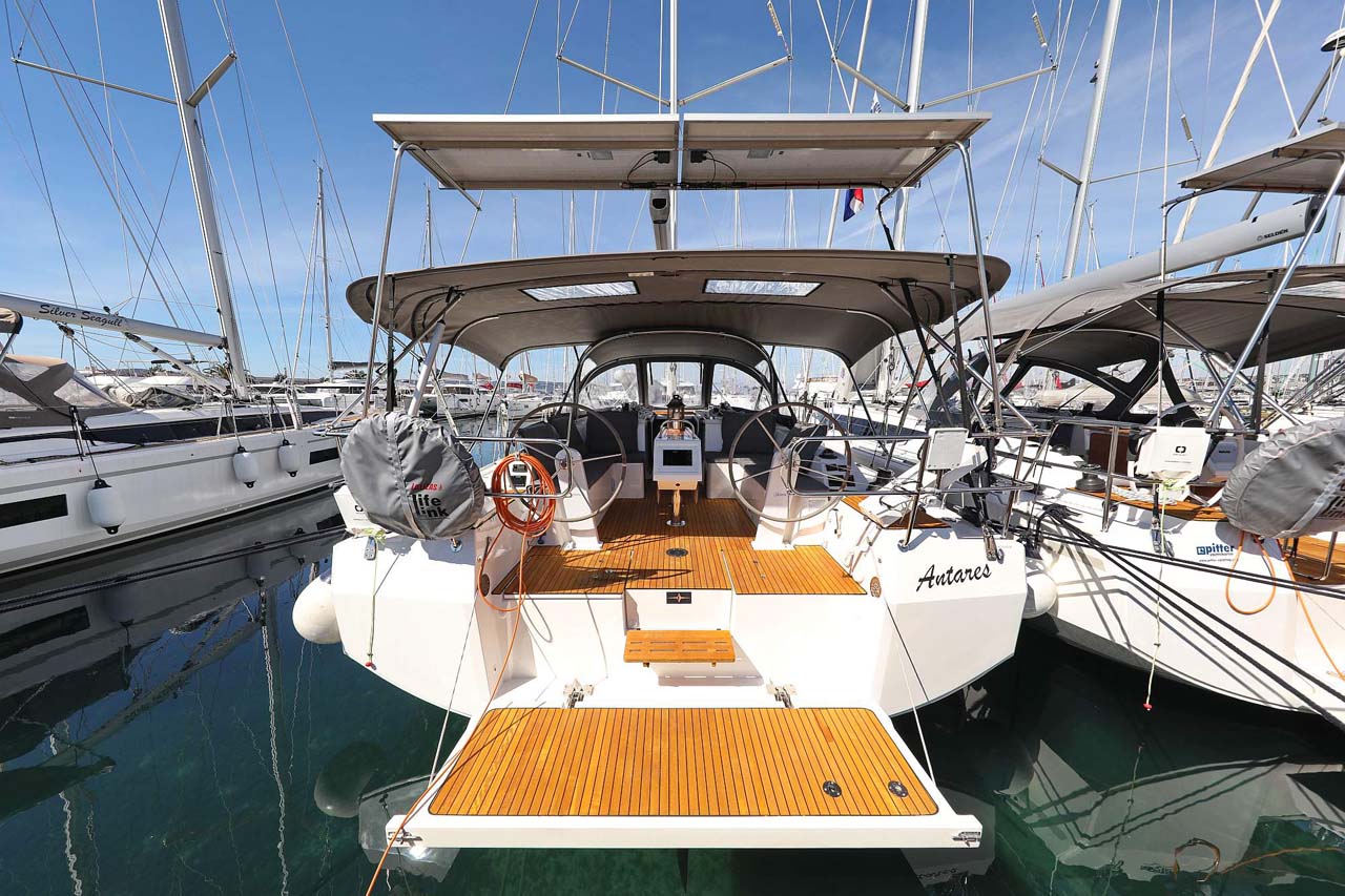 Bavaria C42 „Antares“ als Charteryacht