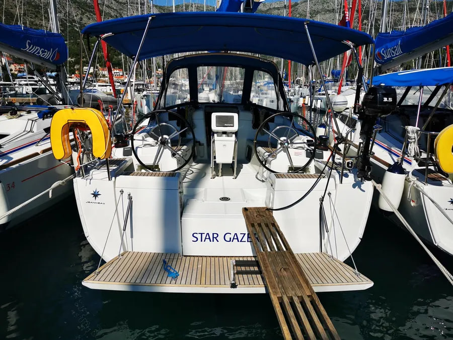 Sun Odyssey 419 (3 cab/2wc) „Star Gazer“ als Charteryacht