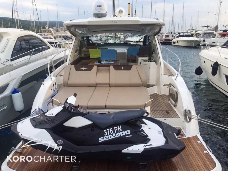 Bavaria Sport 450 HT „Falcon“ als Charteryacht