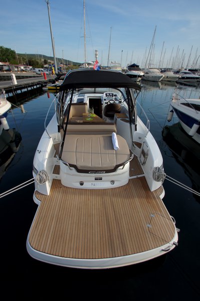 Bavaria S29 „Vjeko“ als Charteryacht