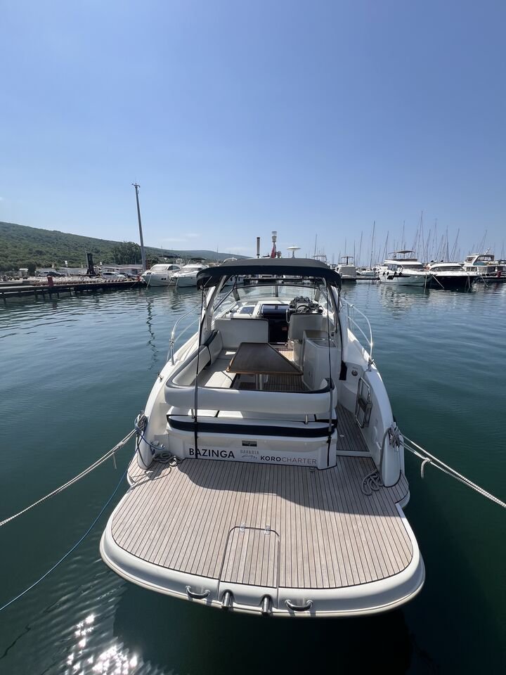 Bavaria Sport 300 „Bazinga“ als Charteryacht
