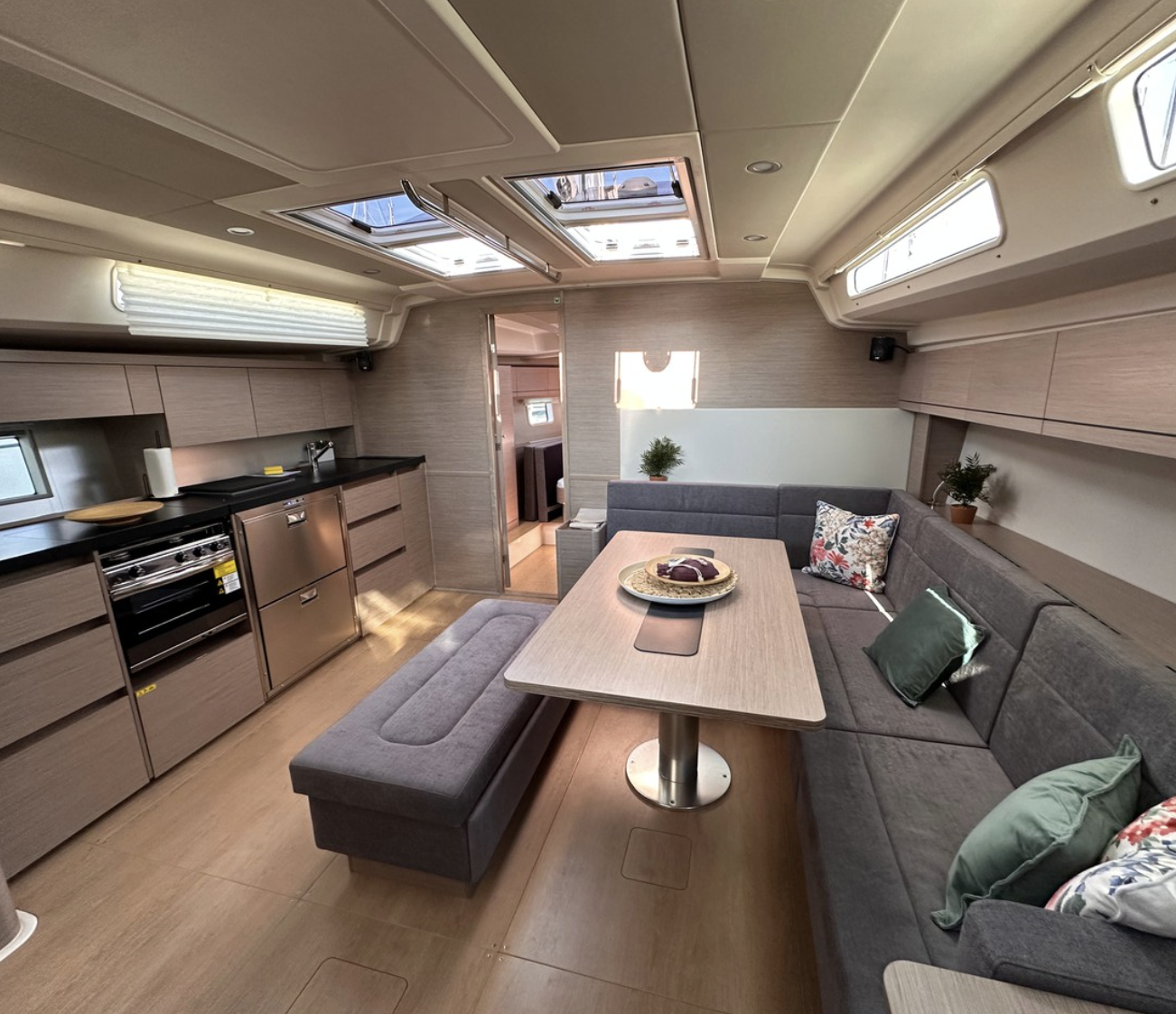 Hanse 508 „Bright Future“ als Charteryacht