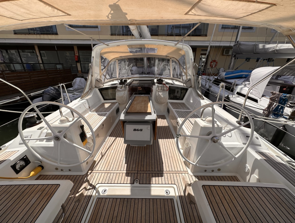 Oceanis 41.1 Targa, Foto 3