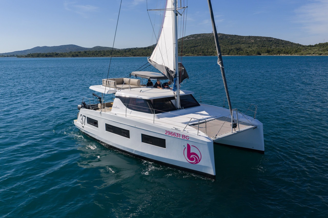 Aventura 37 „Freya II“ als Charteryacht
