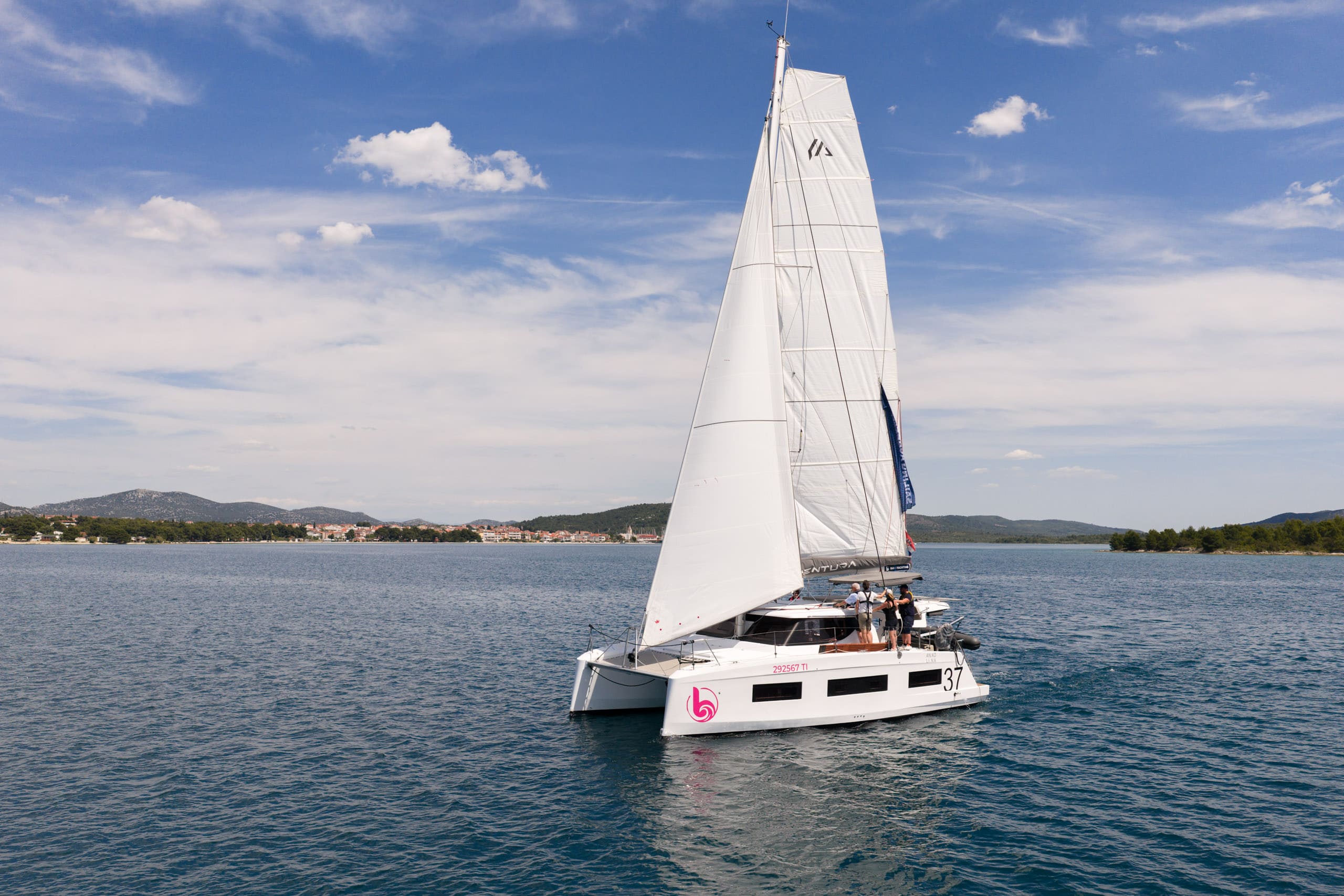 Aventura 37 „Aruna“ als Charteryacht