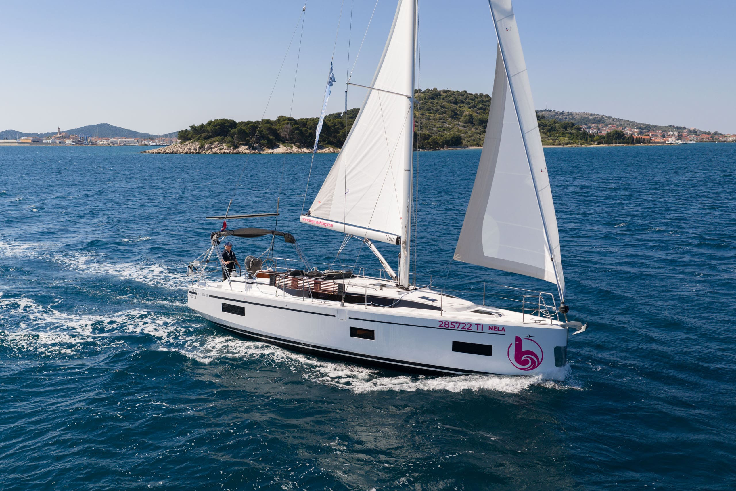 Bavaria C38 „Nela“ als Charteryacht
