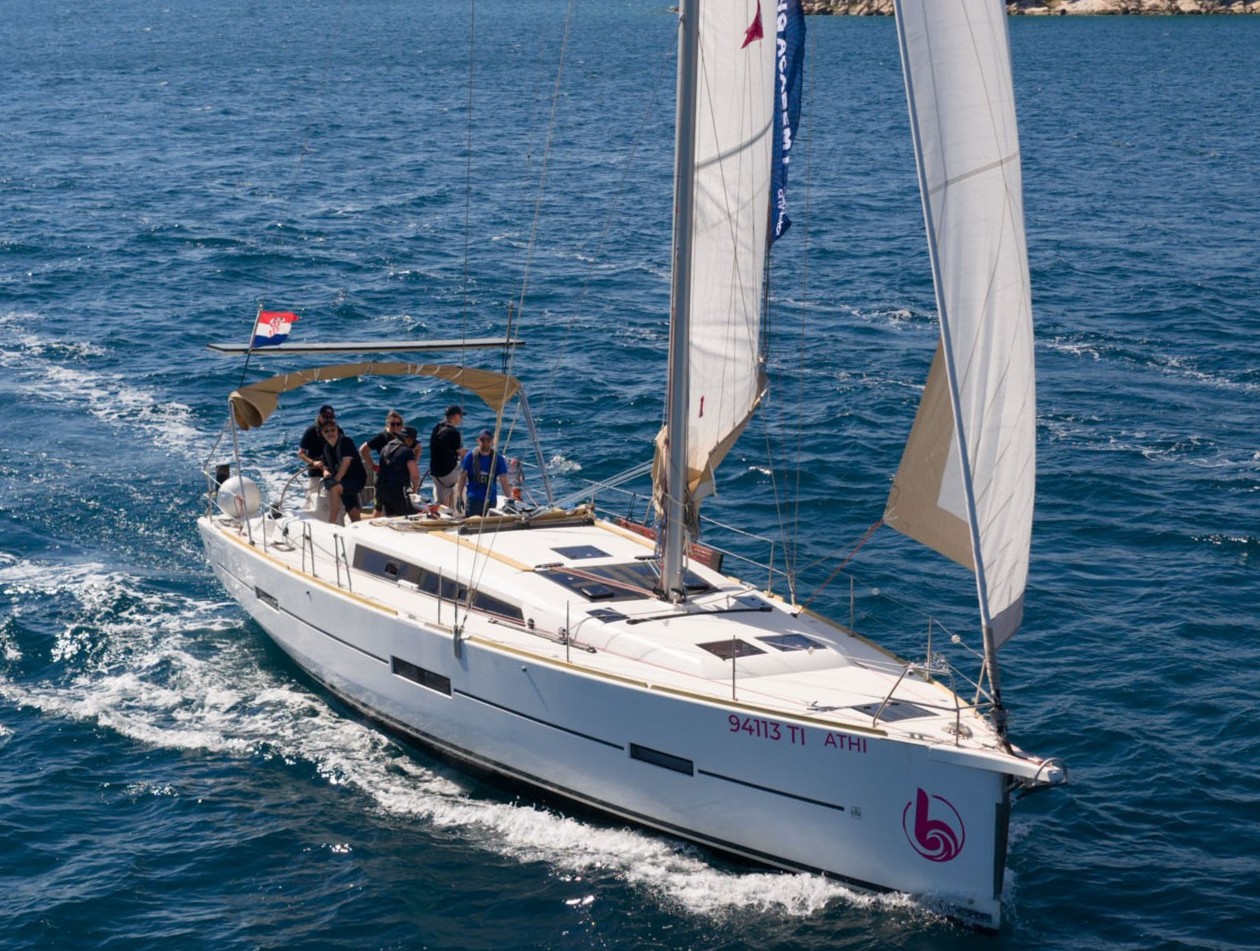 Dufour 460 Grand Large „Athi“ als Charteryacht