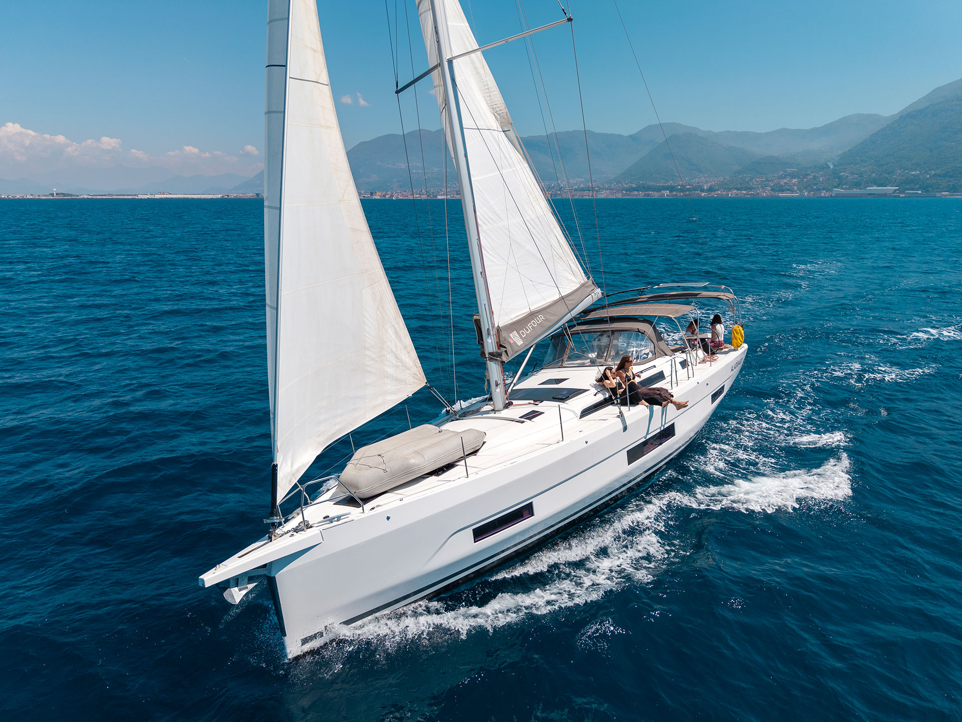 Dufour 470 - (5+1cab/3wc) „Fortuna“ als Charteryacht