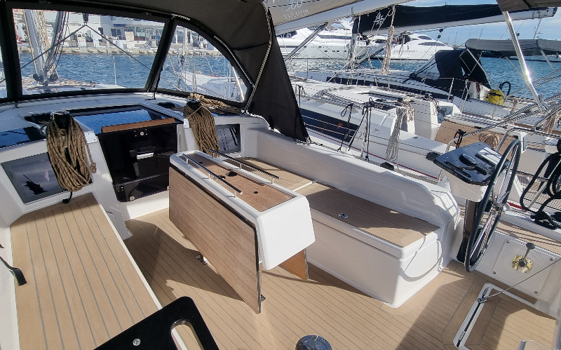 Dufour 37 Skyline, Foto 3