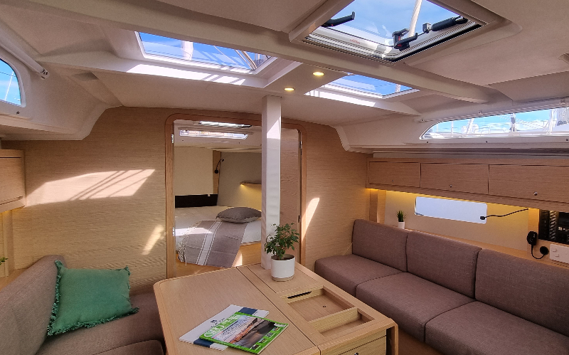 Dufour 37 Skyline, Foto 5
