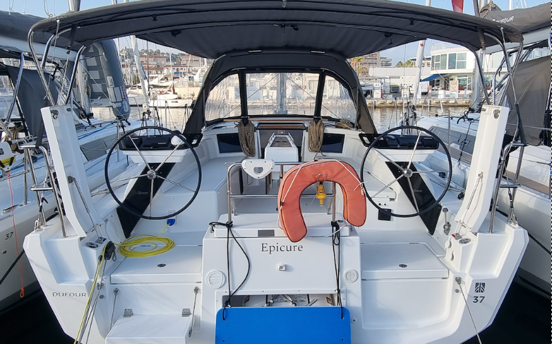 Dufour 37 (3 cab.) „Epicure“ als Charteryacht
