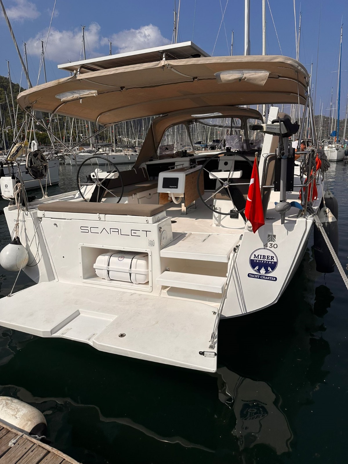 Dufour 430 Grand Large Scarlet, Foto 2