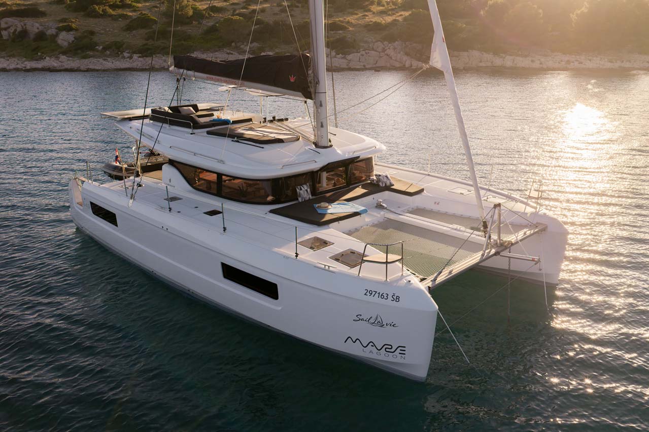 Lagoon 43 „Sail la vie“ als Charteryacht
