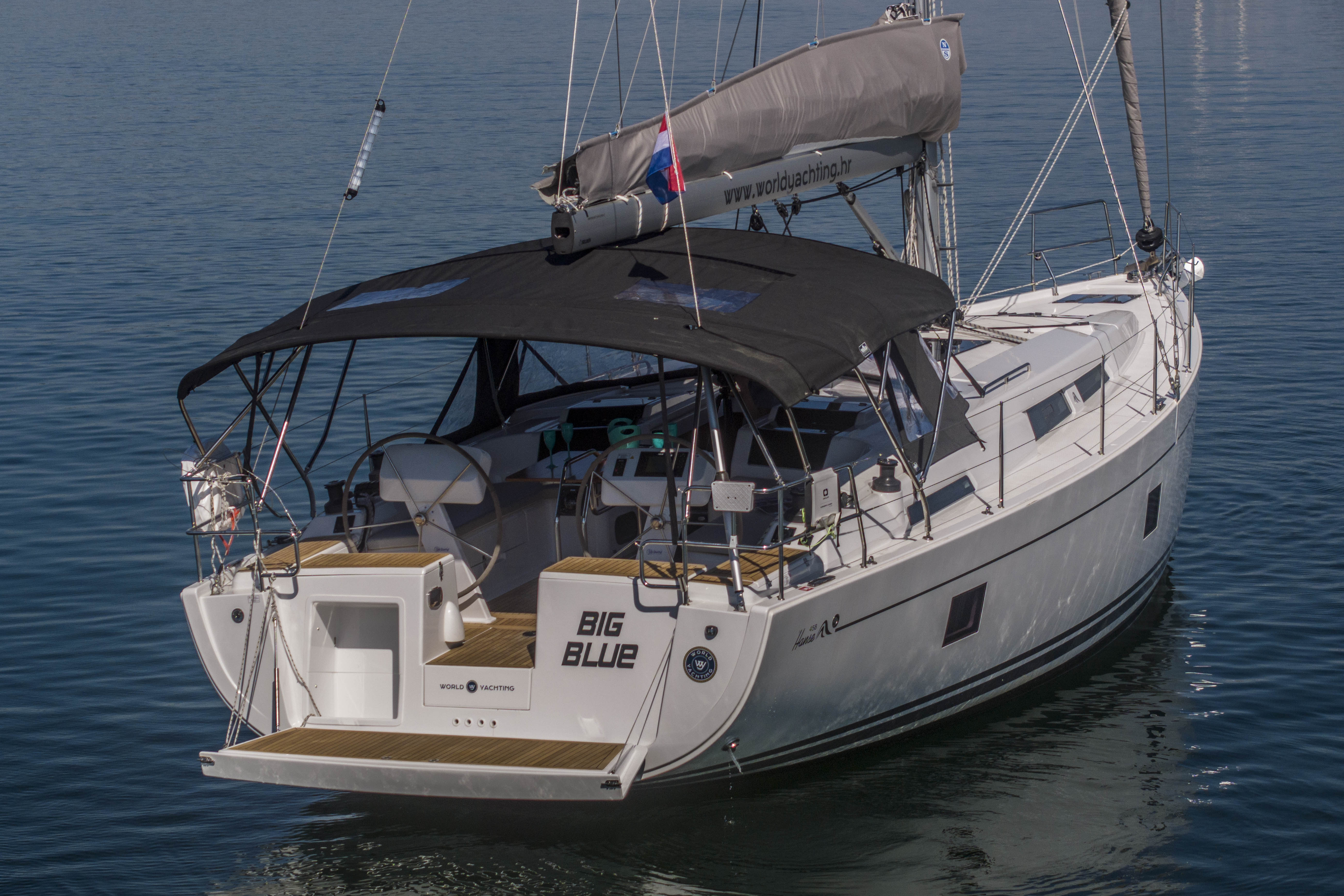 Hanse 458 (4cab/2wc) „Big Blue“ als Charteryacht