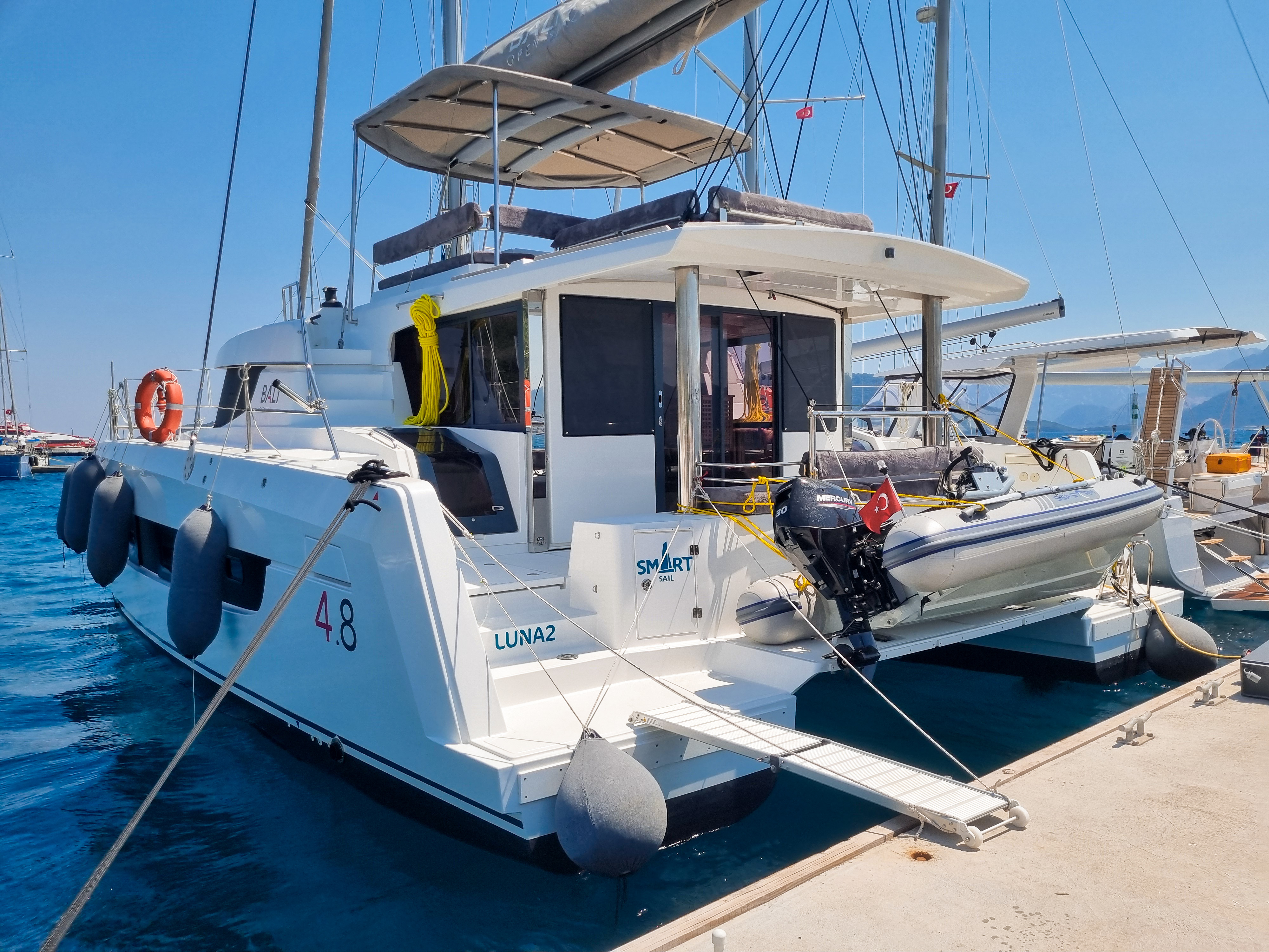 Bali 4.8 (6cab/6wc) „Luna 2“ als Charteryacht