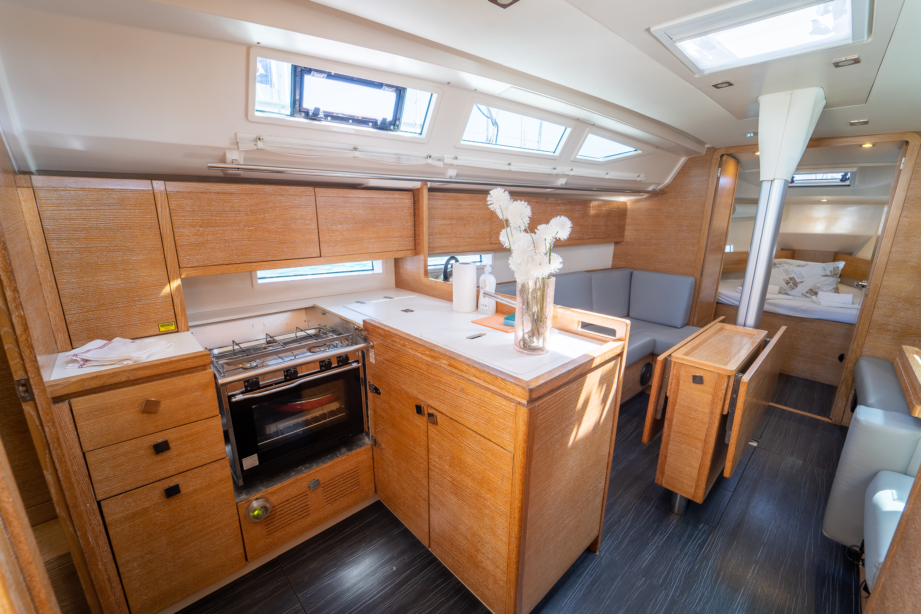 Salona 380 Navis Celere, Foto 3