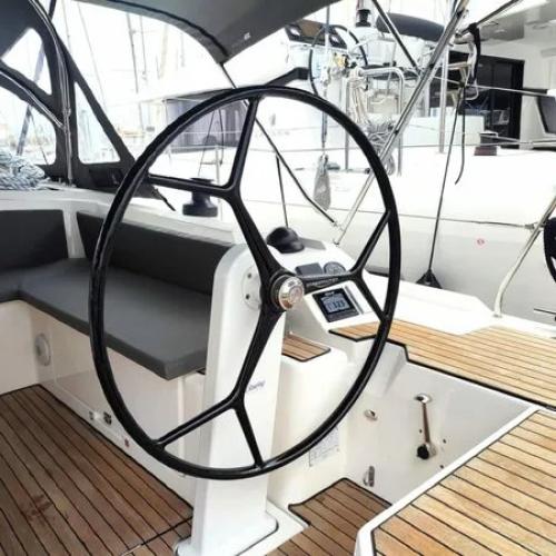 Bavaria C42 Oktana, Foto 4