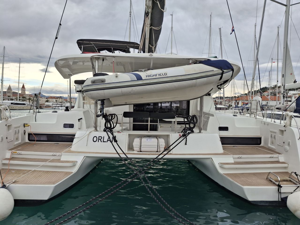 Lagoon 42 (4+2cab/4wc) „Orlan“ als Charteryacht