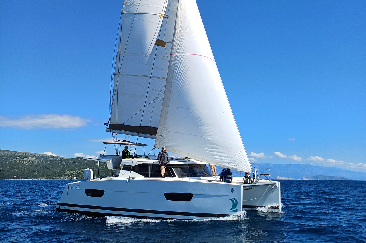 Lucia 40 (4+2 Cab) „Luce“ als Charteryacht