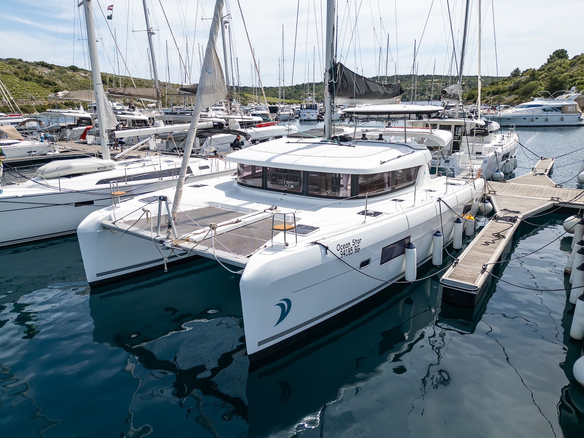 Lagoon 42 (4+2cab/4wc) „Ocean Star“ als Charteryacht