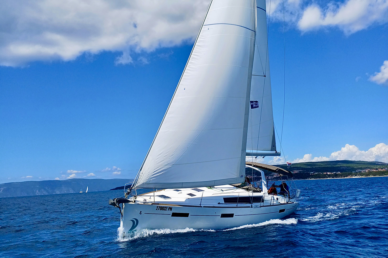 Oceanis 41.1 „Buddy“ als Charteryacht