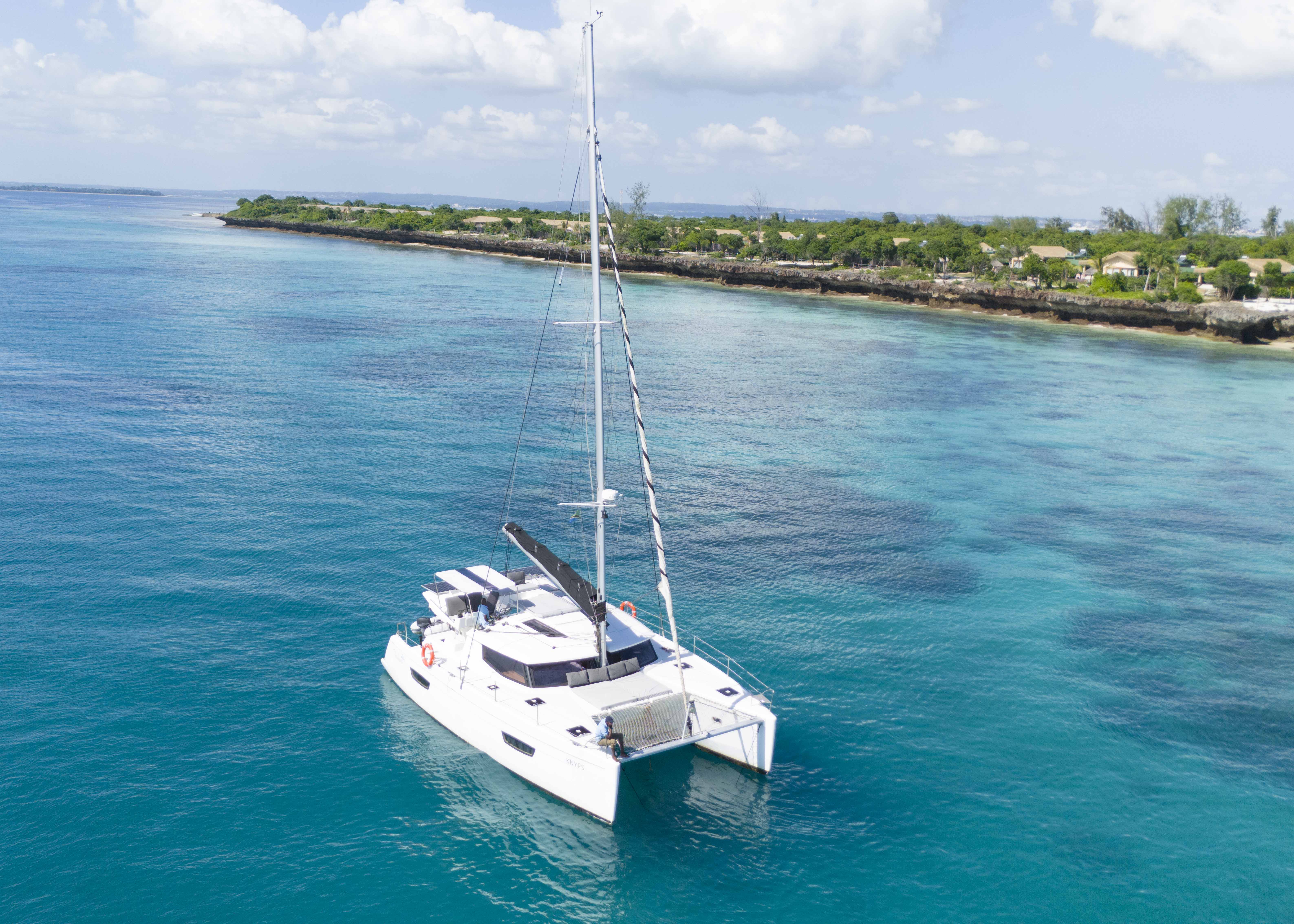 Helia 44 (4+2 cab) „Knyps“ als Charteryacht
