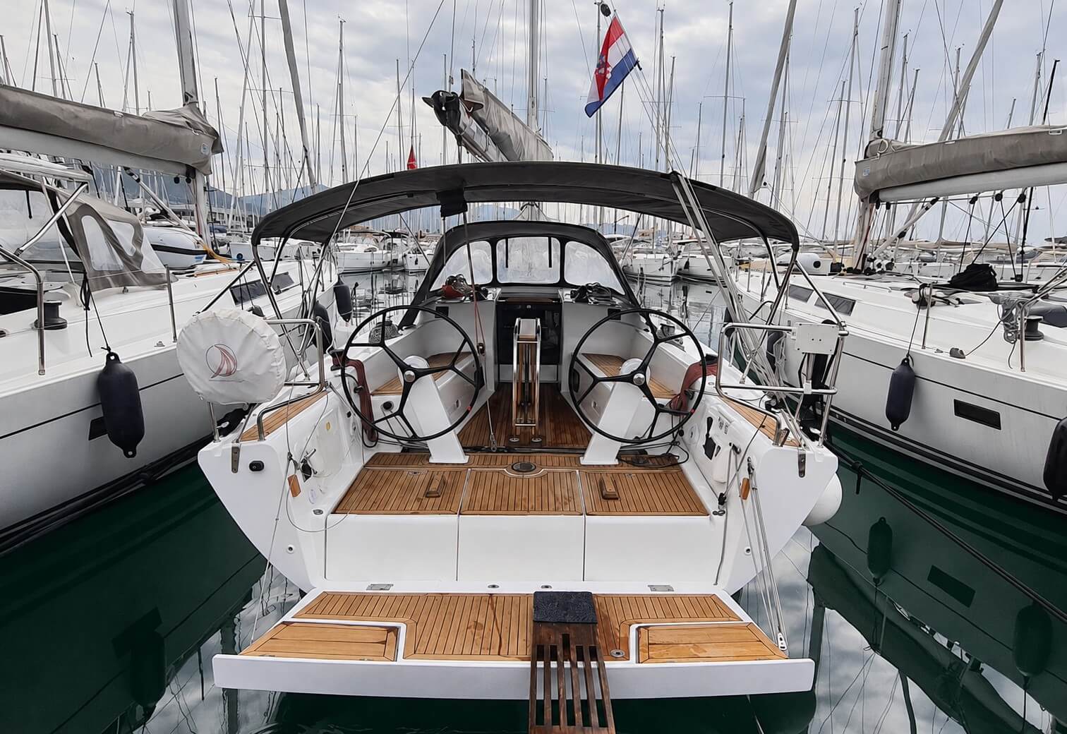 Dehler 38 „Redshift“ als Charteryacht