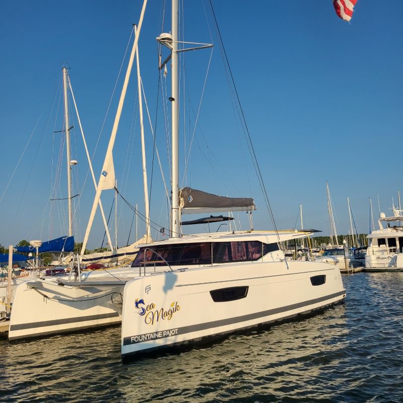 Isla 40 (3cab/3wc) „Sea Magik“ als Charteryacht