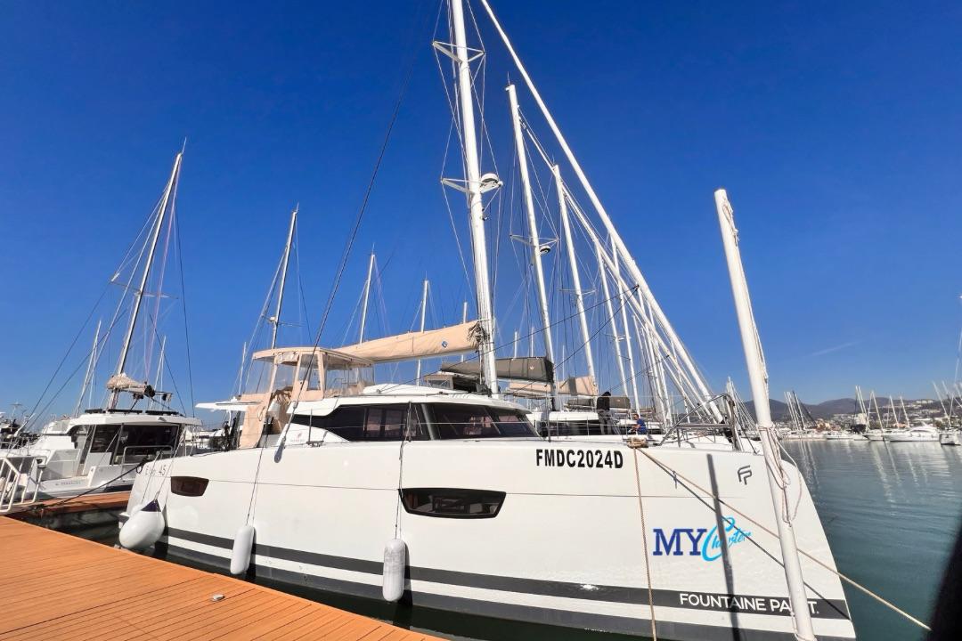 Fountaine Pajot New 45 „Nami“ als Charteryacht