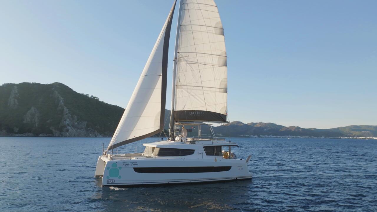 Bali 4.8 (4cab/4wc) „Ediba Taurus“ als Charteryacht