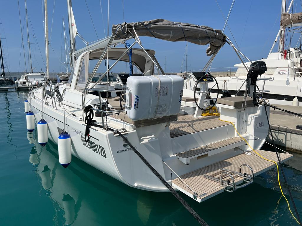 Oceanis 51.1 (5+1 cab, 3+1wc) „Libery“ als Charteryacht