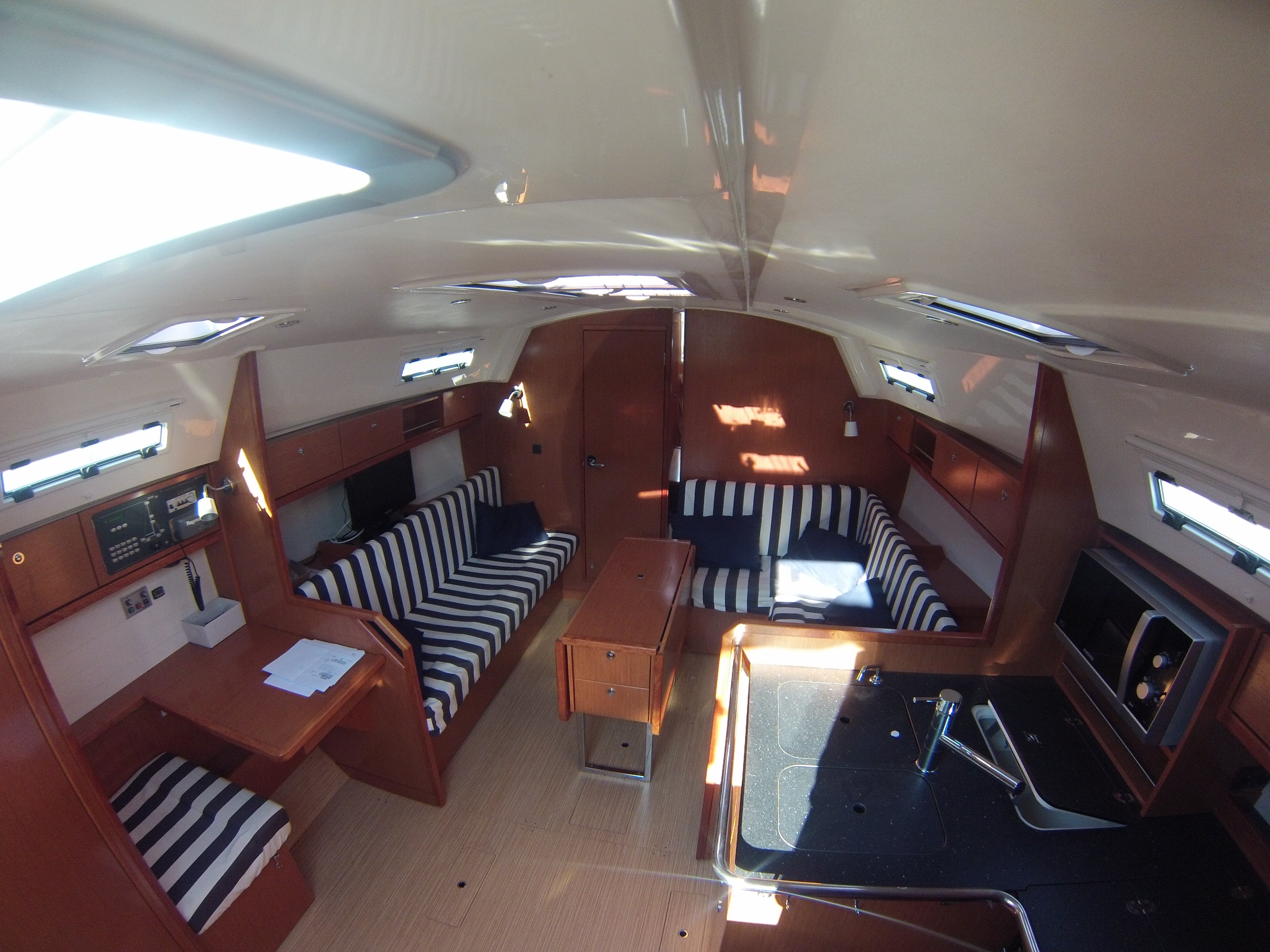 Bavaria 36 Cruiser Coregone, Foto 3