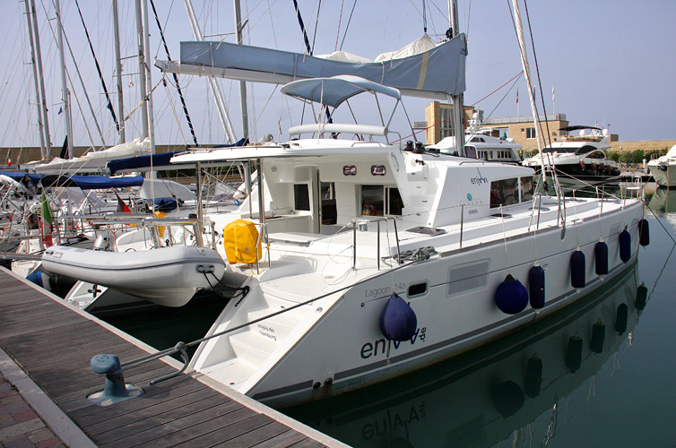 Lagoon 440 (4+1Cab/4WC) „Enjala“ als Charteryacht