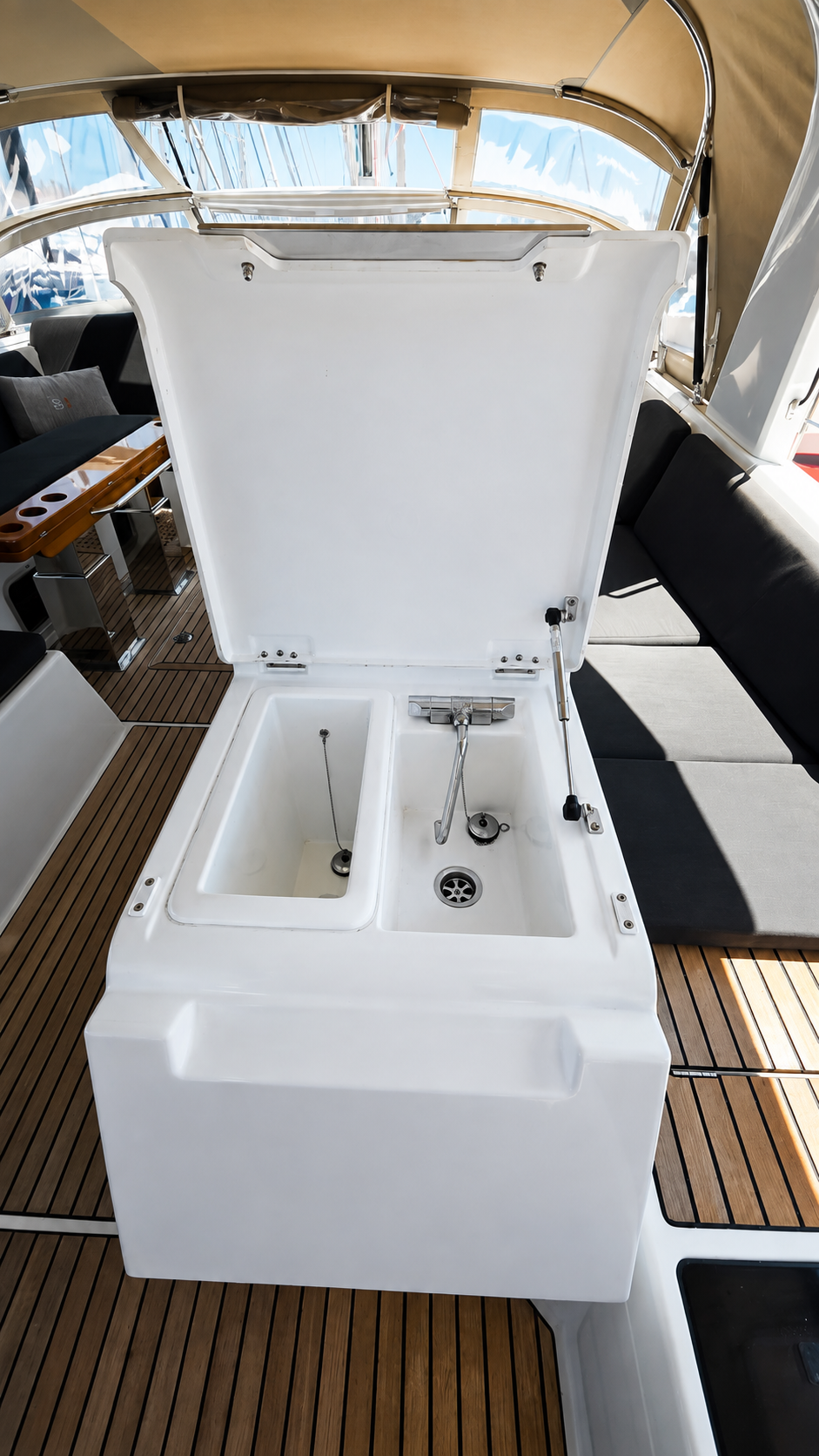 Jeanneau 64 Freedom, Foto 5