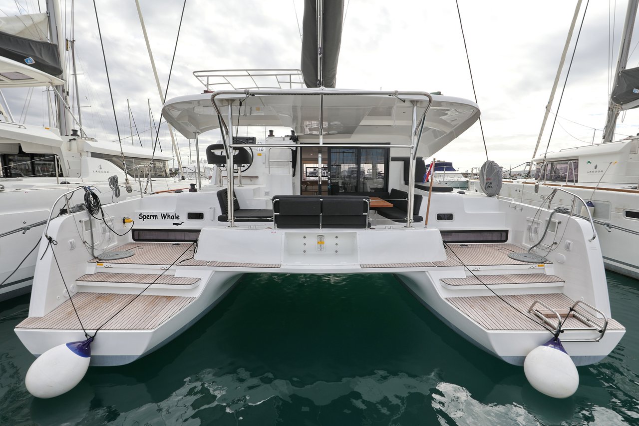 Lagoon 42 (4+2cab/4wc) „Sperm Whale“ als Charteryacht