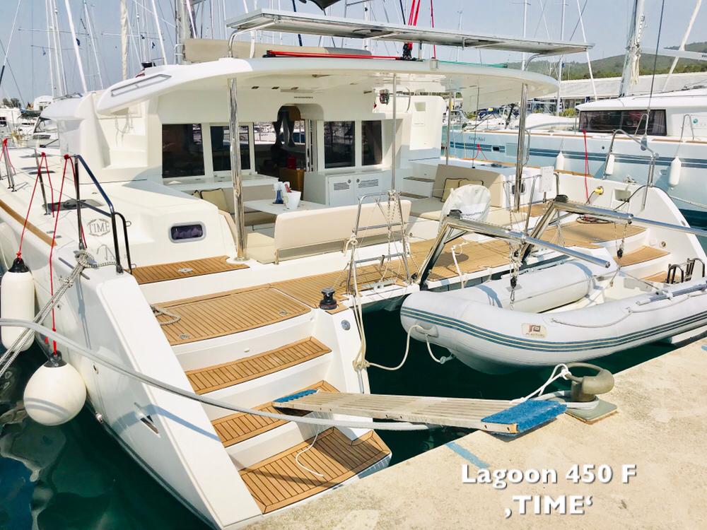 Lagoon 450 (4+2cab/4wc) „Time“ als Charteryacht