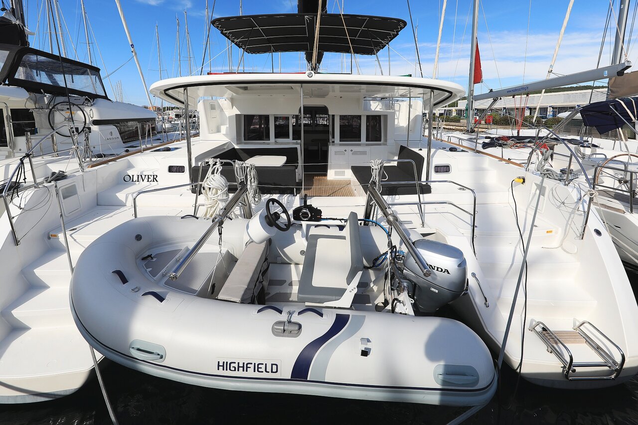 Lagoon 450 F (4+2cab) „Oliver“ als Charteryacht