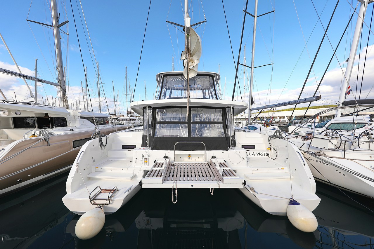 Lagoon 46 (4+2cab) „Hasta La Vista“ als Charteryacht
