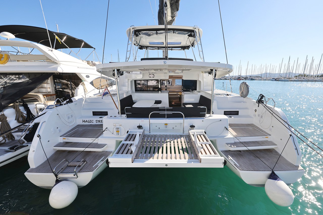 Lagoon 46 (4+2cab) „Magic Dream“ als Charteryacht